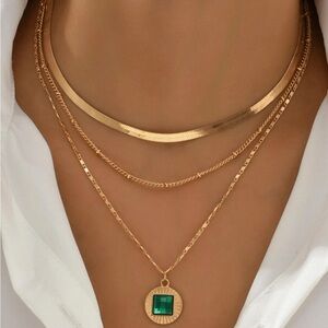 Gold 1pc Green Multi Layered Necklace